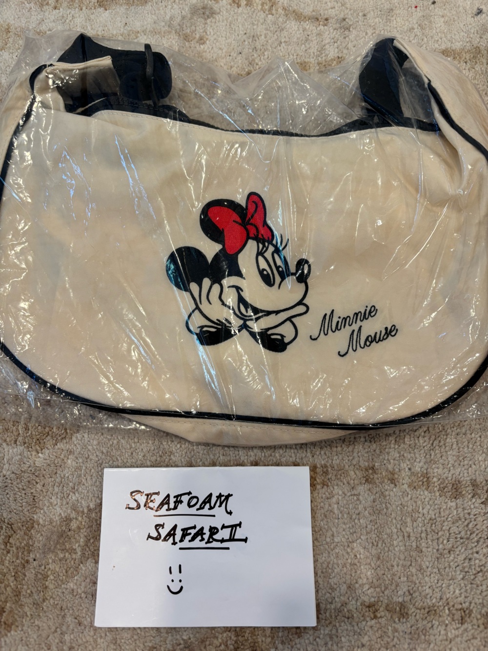 NWT Baggu x Disney Minnie Disney Store Exclusive Medium Crescent